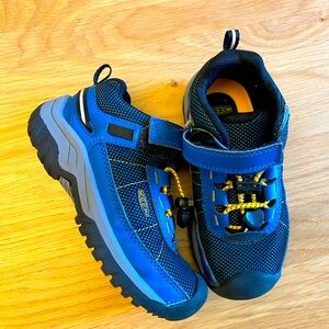 Keen Little Kids' Targhee Waterproof Shoe sz 10